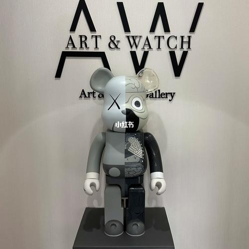 小红书业务下单24小时_小红书飞行橱窗 联名潮玩 IP 发售 计划 _ 小红书破圈 竞争 潮玩 市场